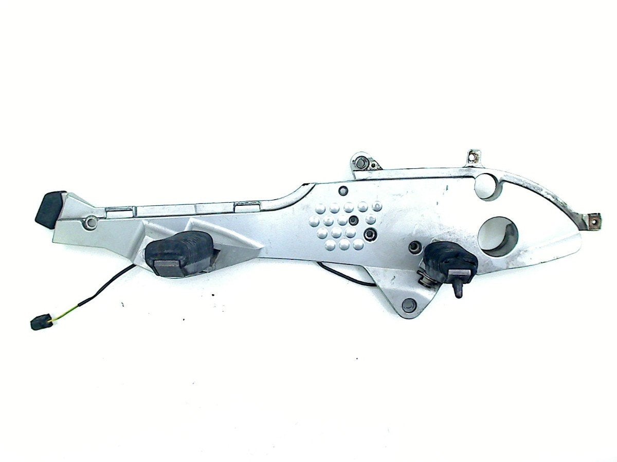 REPOSE PIEDS AVANT DROIT R 1150 RT (R1150RT) (46712335898), Dhr. S. di Majo, Utilisé, Info@cama-motorparts.nl, P.J. Troelstraweg 8 8
3144 CX  MAASSLUIS, NL