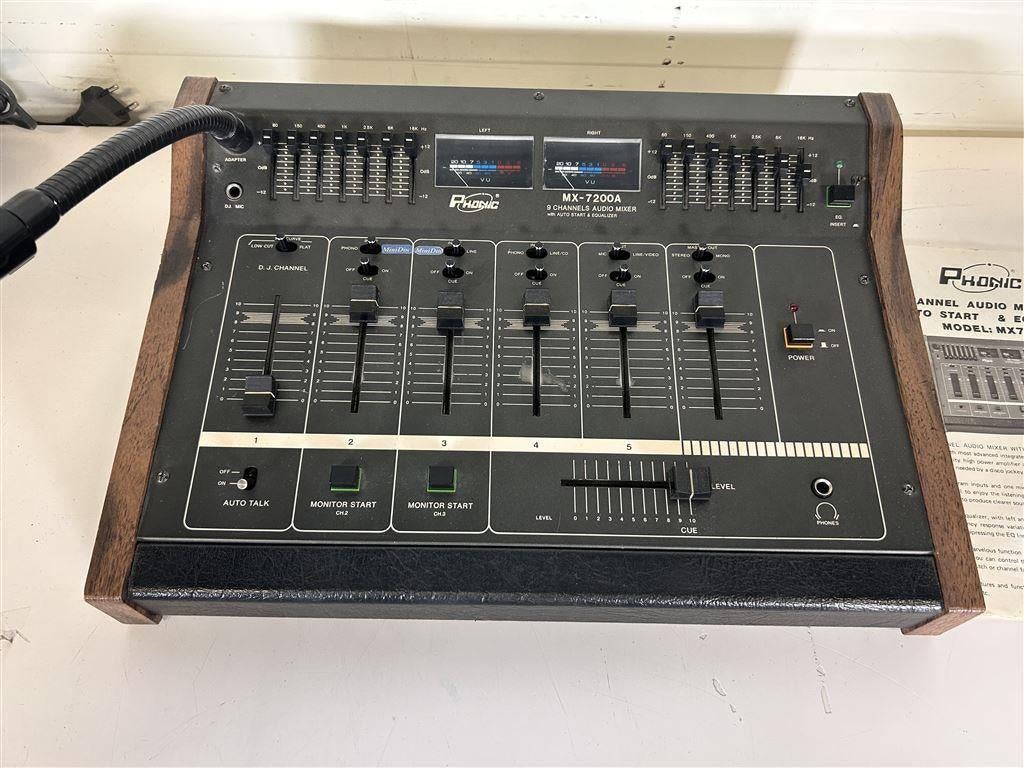 A7256. Phonic MX-7200A Audio mixer met equalizer, mengpaneel, Ophalen of Verzenden, Gebruikt
