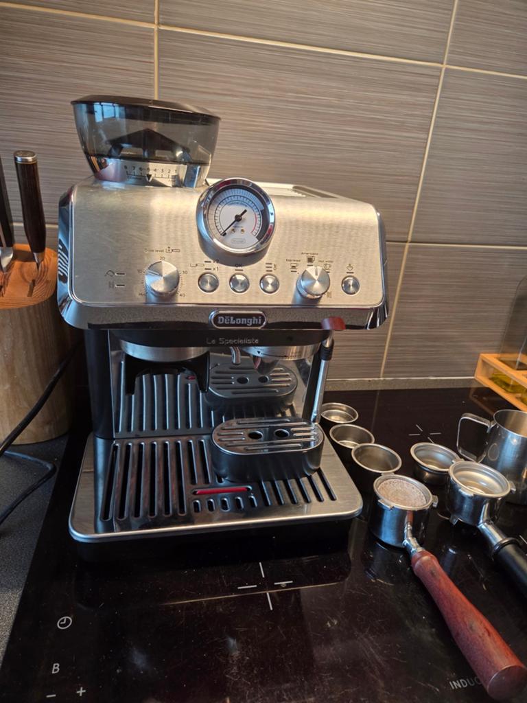 Delonghi La Specialista Arte, Elektronische apparatuur, Koffiezetapparaten, Ophalen, Gebruikt, Espresso apparaat, 2 tot 4 kopjes