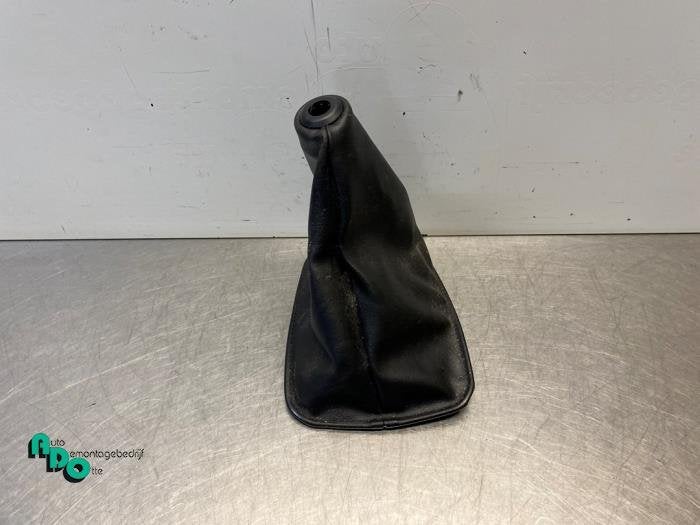Enveloppe levier de vitesse d'un Mitsubishi Space Star (Spac, -, 3 mois de garantie, Utilisé, Mitsubishi