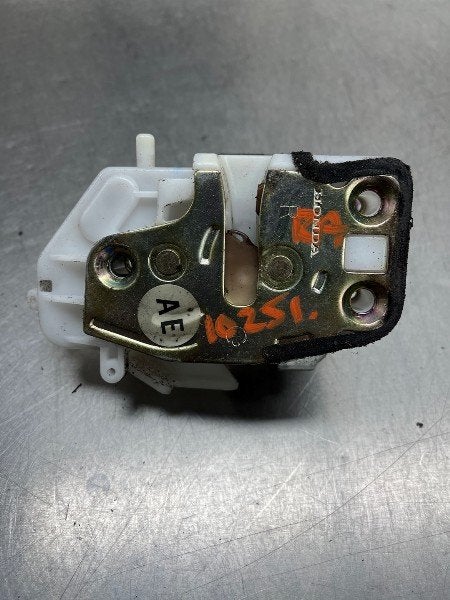 SERRURE DE PORTE RODS ARRIÈRE DROIT Honda Civic (ES), Honda, Dhr. M. Roggen, Stadsweg 37 37
9917 PV  WIRDUM GR., NL, Utilisé