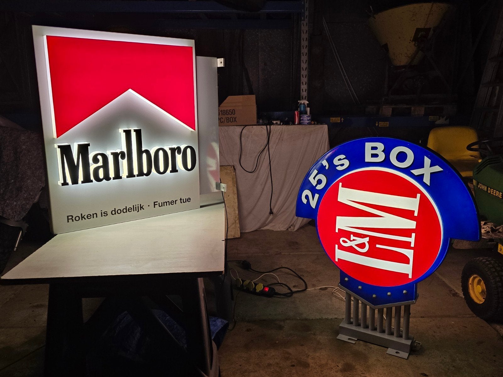 Lichtreclame Marlboro en L&M, Ophalen, Zo goed als nieuw, Lichtbak of (neon) lamp