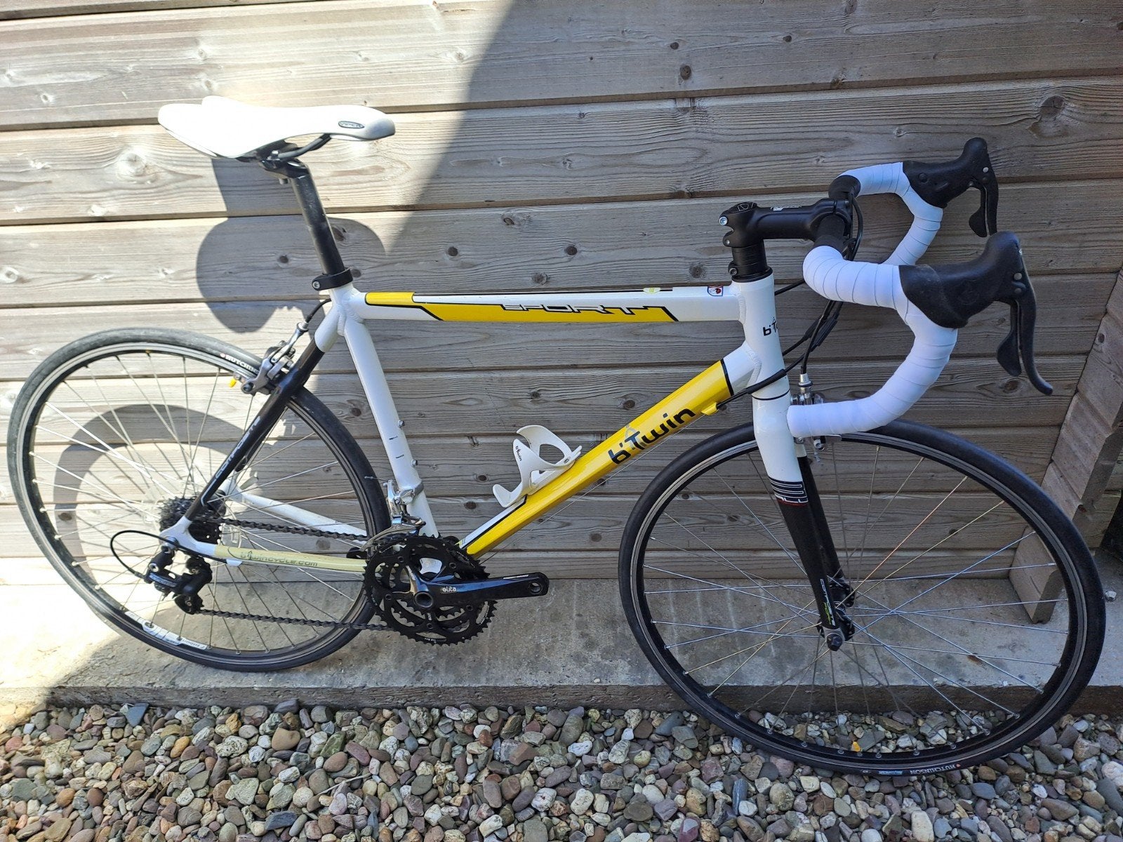 Decathlon B'Twin Sport 3 racefiets voor de kleinere renner., Fietsen en Brommers, Ophalen, 26 inch, Zo goed als nieuw, 50 tot 53 cm