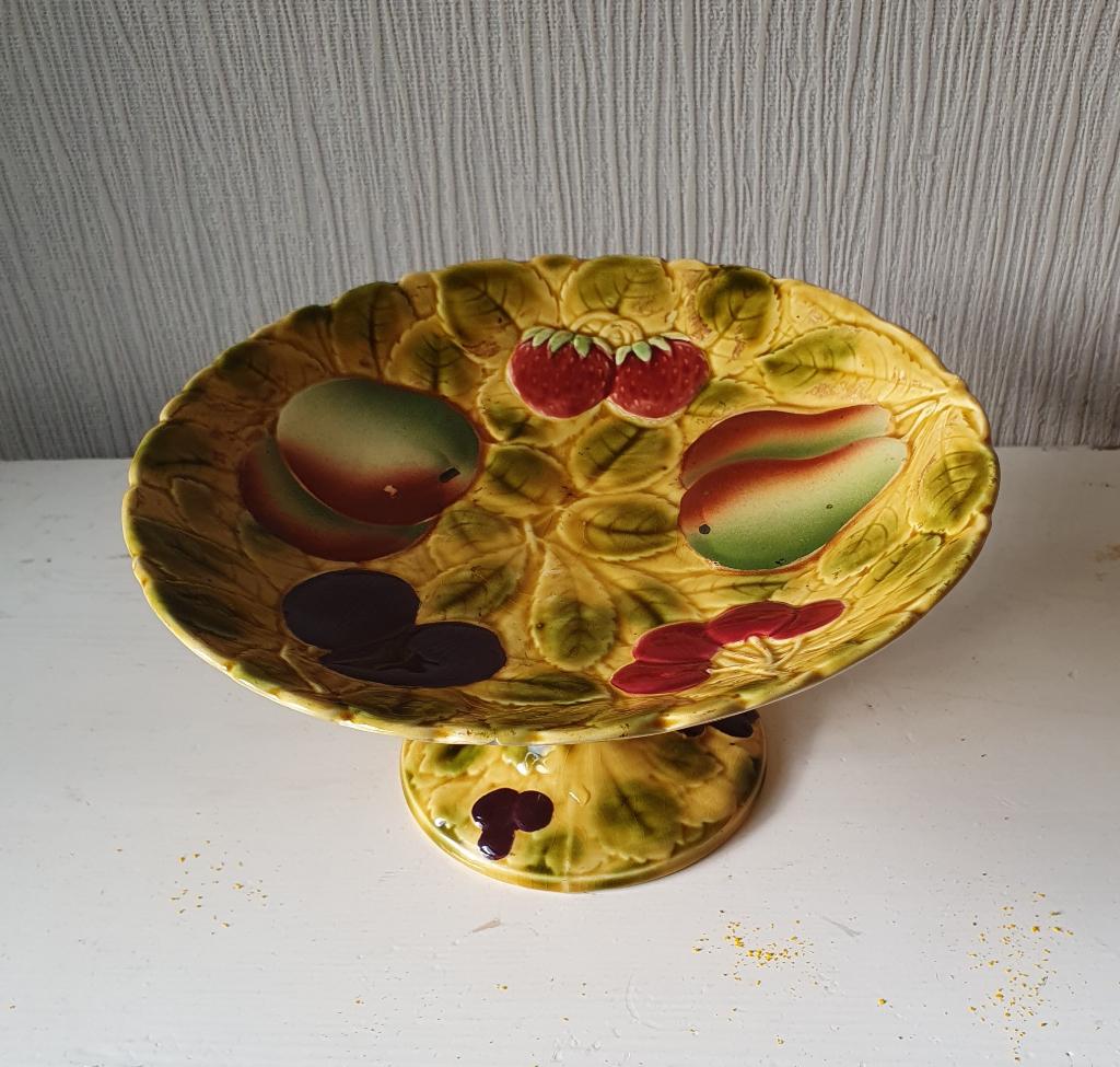 Sarreguemines fruitschaal majolica op voet ca 1900, Ophalen of Verzenden