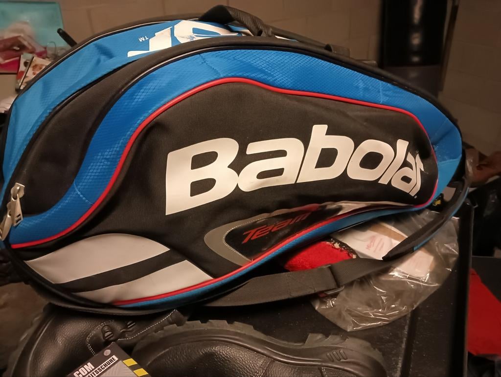 Sacs de tennis, Enlèvement