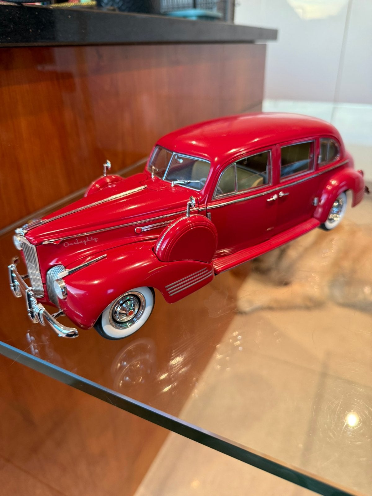 Packard Super Eight One-Eighty rouge de 1941 1:18, Hobby & Loisirs créatifs, Enlèvement ou Envoi, Comme neuf, Voiture, Autres marques