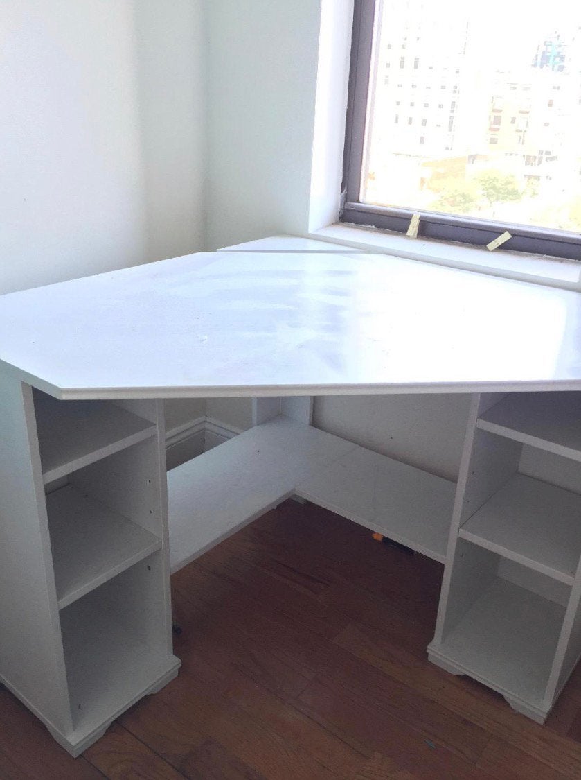IKEA Bureau (BORGSJÖ) hoekbureau wit – 9393 cm, Huis en Inrichting, Bureaus, Ophalen, Opbergruimte, Hoekbureau, Zo goed als nieuw
