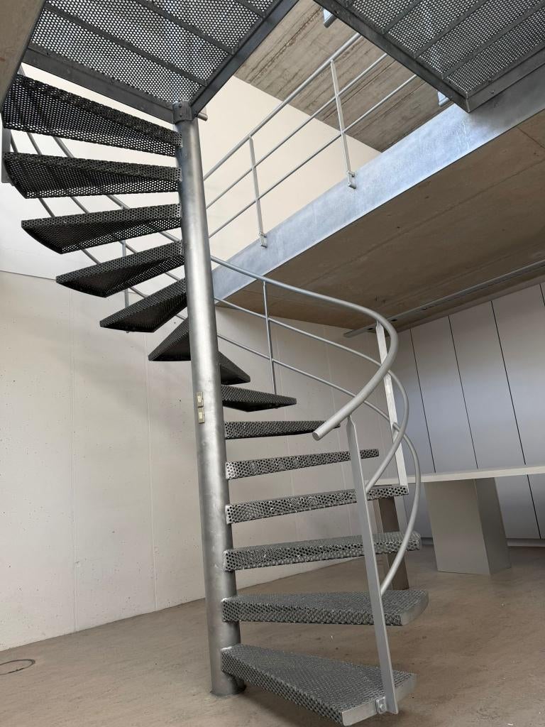 escalier en colimaçon design, Bricolage & Construction, Échelles & Escaliers, Comme neuf, Escalier, 2 à 4 mètres, Enlèvement
