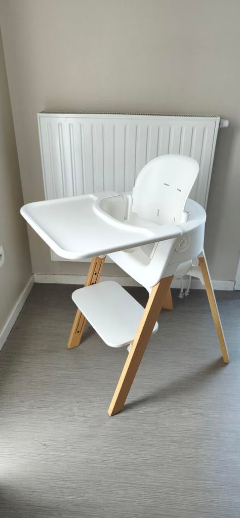 Stokke Steps kinderstoel complete babyset en dienblad, Ophalen, Gebruikt, Afneembaar eetblad