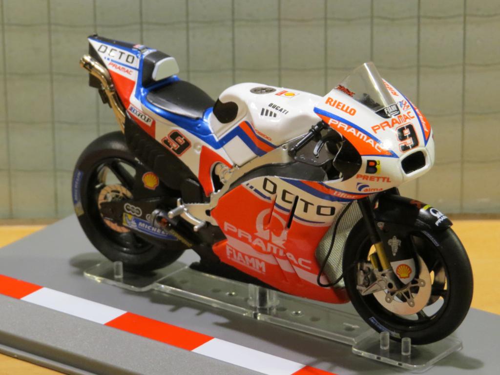 Danilo Petrucci Ducati desmosedici 2017 1:18 diecast, Ophalen of Verzenden, Nieuw, Motor, Overige merken
