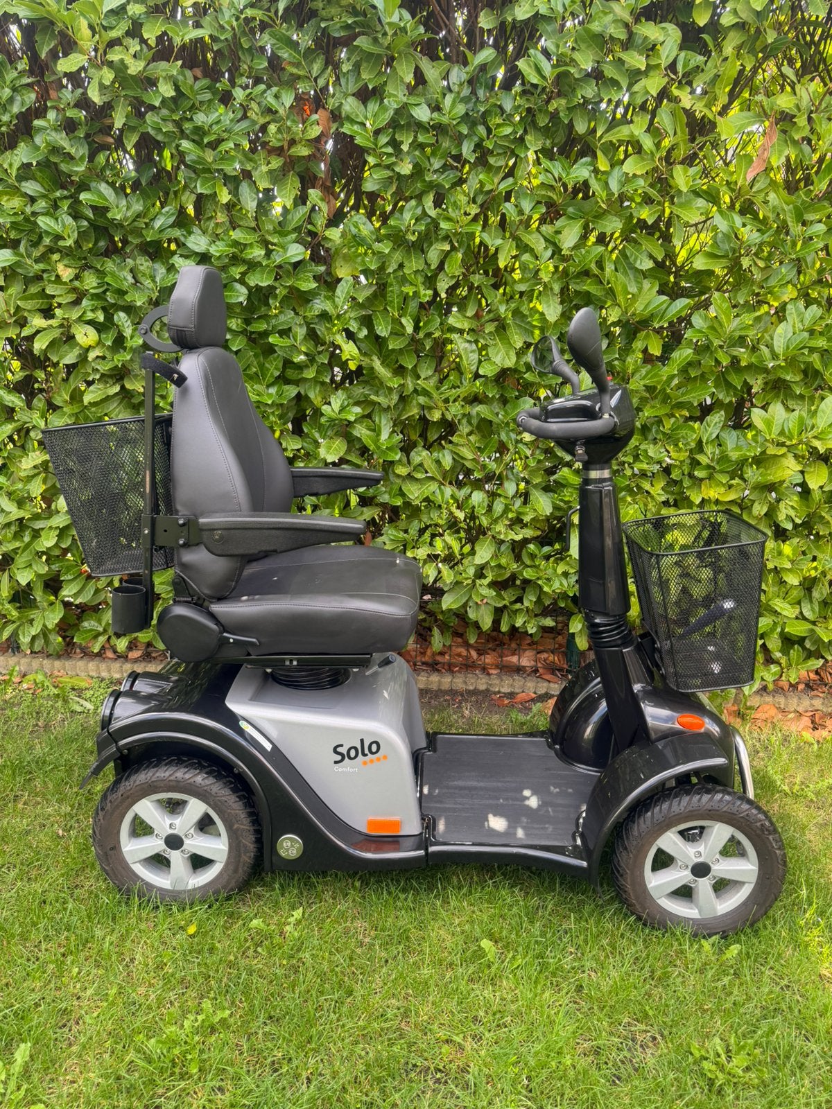 Bijna nieuwe scootmobiel solo elektrische invalide scooter, Ophalen of Verzenden, Zo goed als nieuw