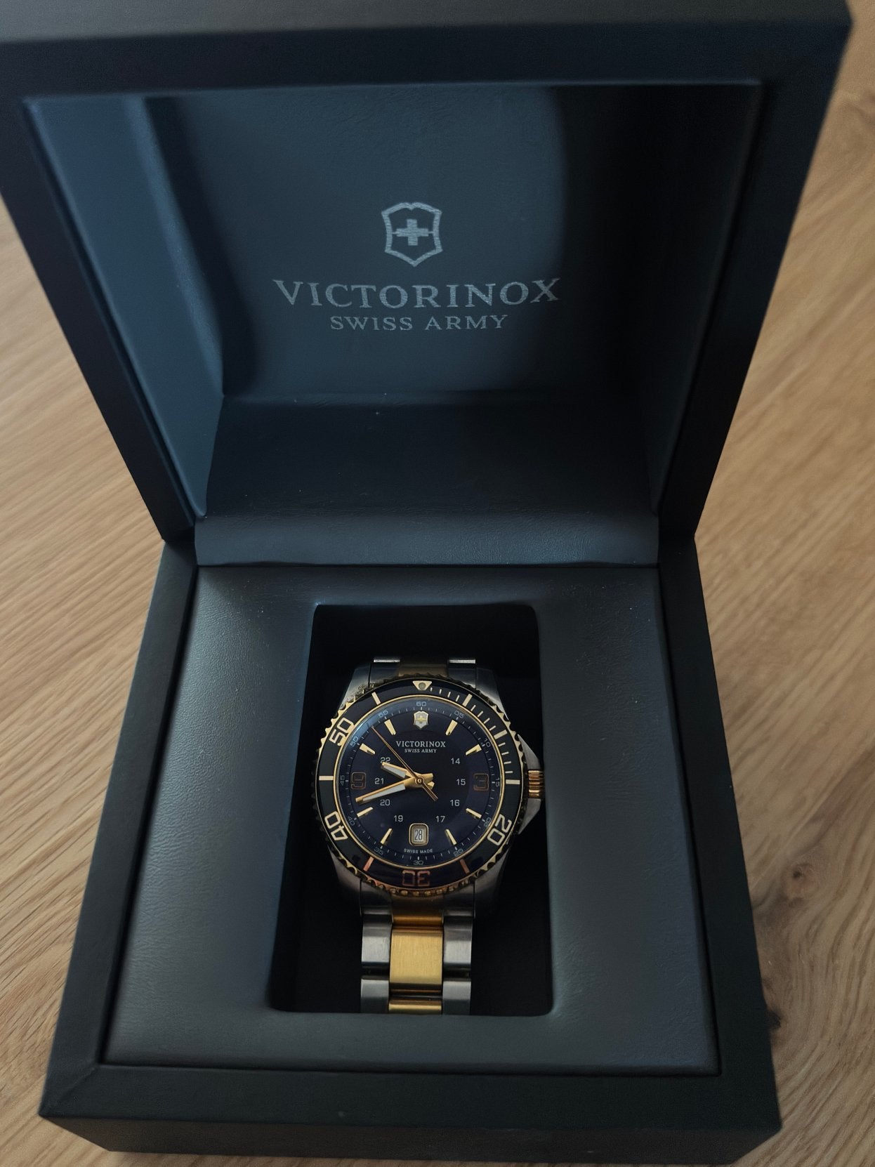 Victorinox Maverick, Handtassen en Accessoires, Horloges | Heren, Ophalen, Zo goed als nieuw