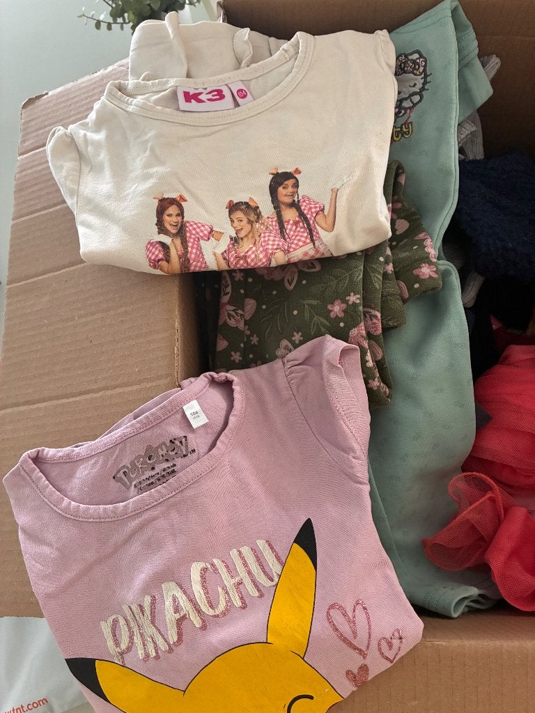 Kledij meisje 4-5 jaar, Kinderen en Baby's, Kinderkleding | Maat 104, Ophalen of Verzenden, Zo goed als nieuw, Meisje, Setje