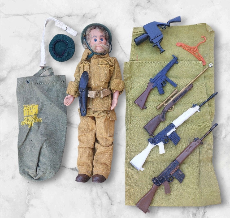 Vintage Mattel Mod Hair Ken 1973 in Action Man Outfit + acc, Verzamelen, Ophalen of Verzenden