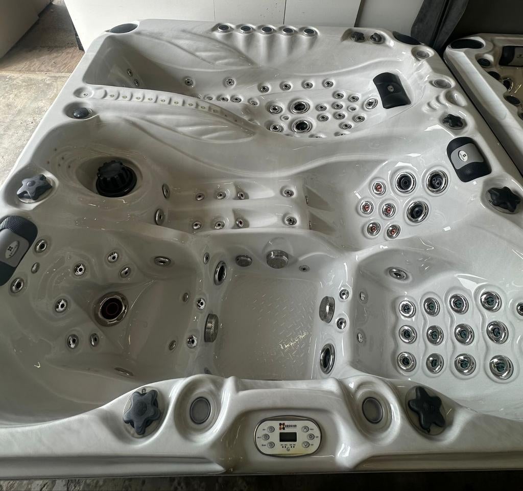 Jacuzzi | Spa Euphoria | 4 persoons, Tuin en Terras, Zwembad-toebehoren, Nieuw, Filter, Ophalen of Verzenden