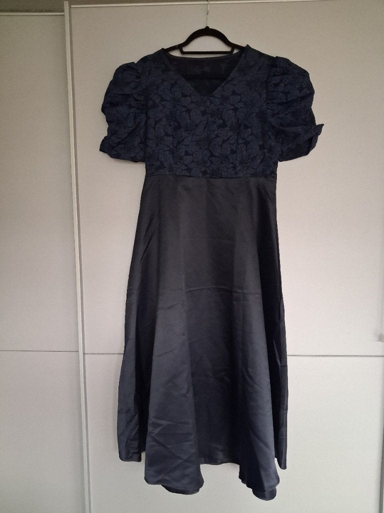 Donkerblauwe chique feestjurk maat L, Kleding | Dames, Blauw, Maat 42/44 (L), Ophalen of Verzenden, Zo goed als nieuw