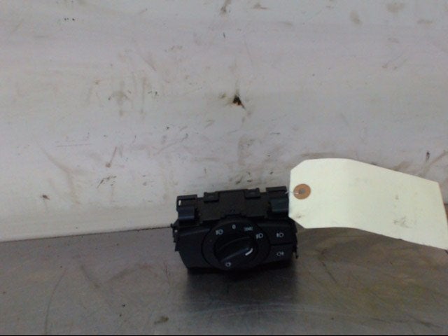 INTERRUPTEUR D'ECLAIRAGE BMW 1 serie (E81) (01-2006/09-2012), Utilisé, BMW