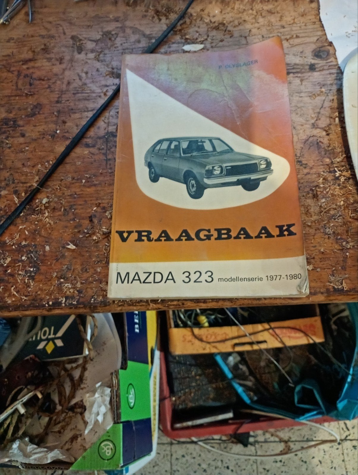 Nederlands talige vraagbaak Mazda 323, Ophalen of Verzenden