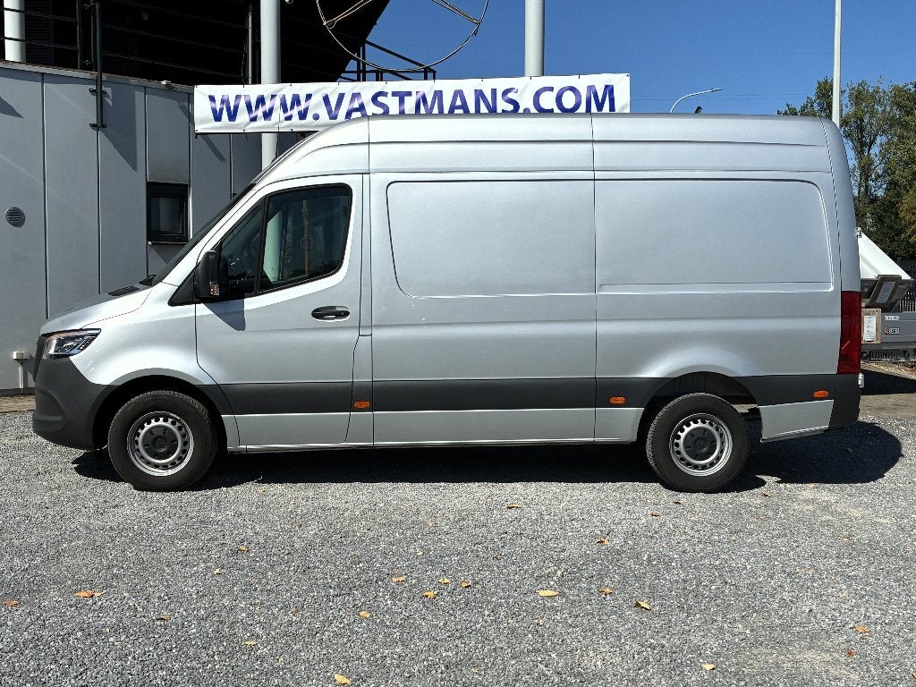 Mercedes-Benz Sprinter 319 38.800€+BTW Trekhaak 3500 kg L2H2, Auto's, Bestelwagens en Lichte vracht, Automaat, Dealer onderhouden