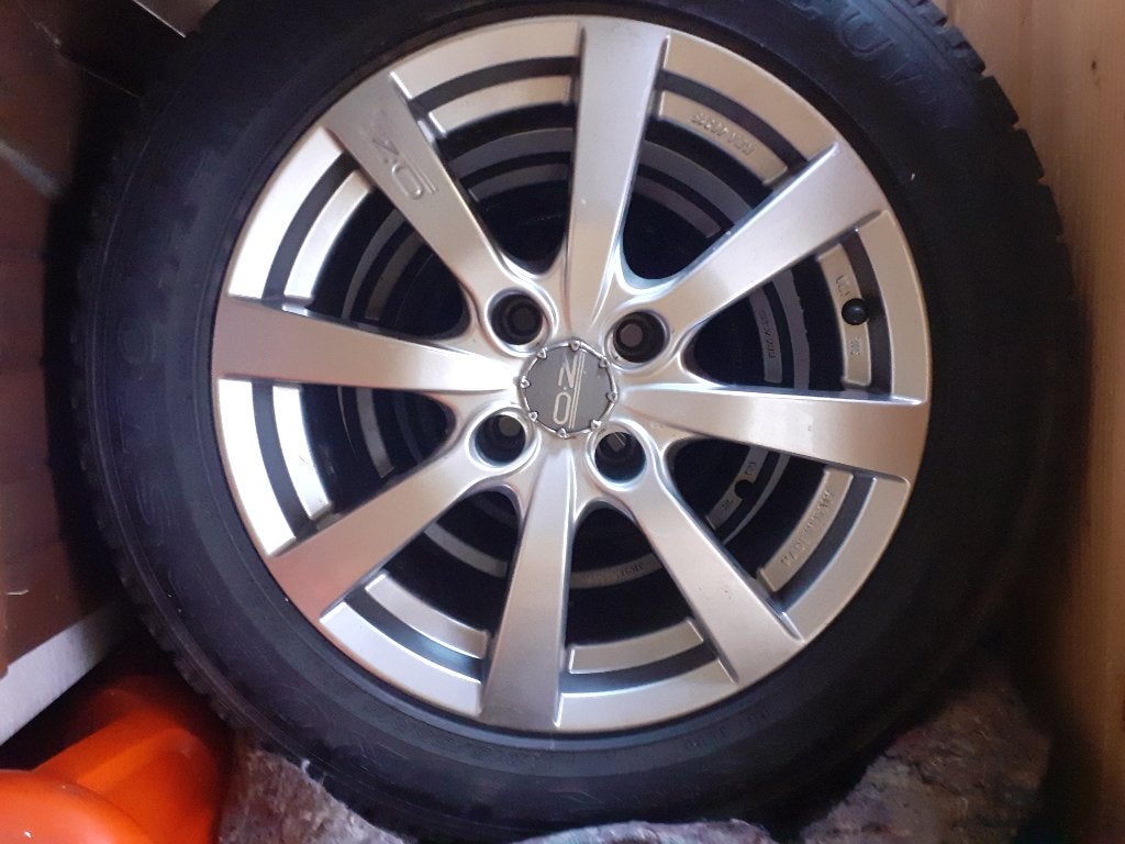 4 Roues avec pneus hiver, Autos : Pièces & Accessoires, Neuf, 16 pouces, Véhicule de tourisme, Pneu(s)