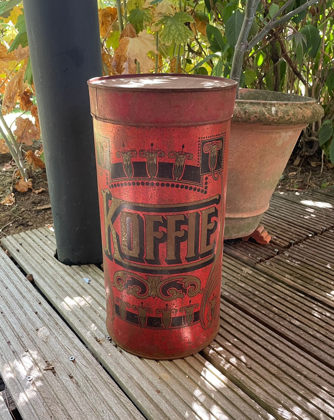 Grande boîte à café rouge et dorée, Enlèvement, Utilisé