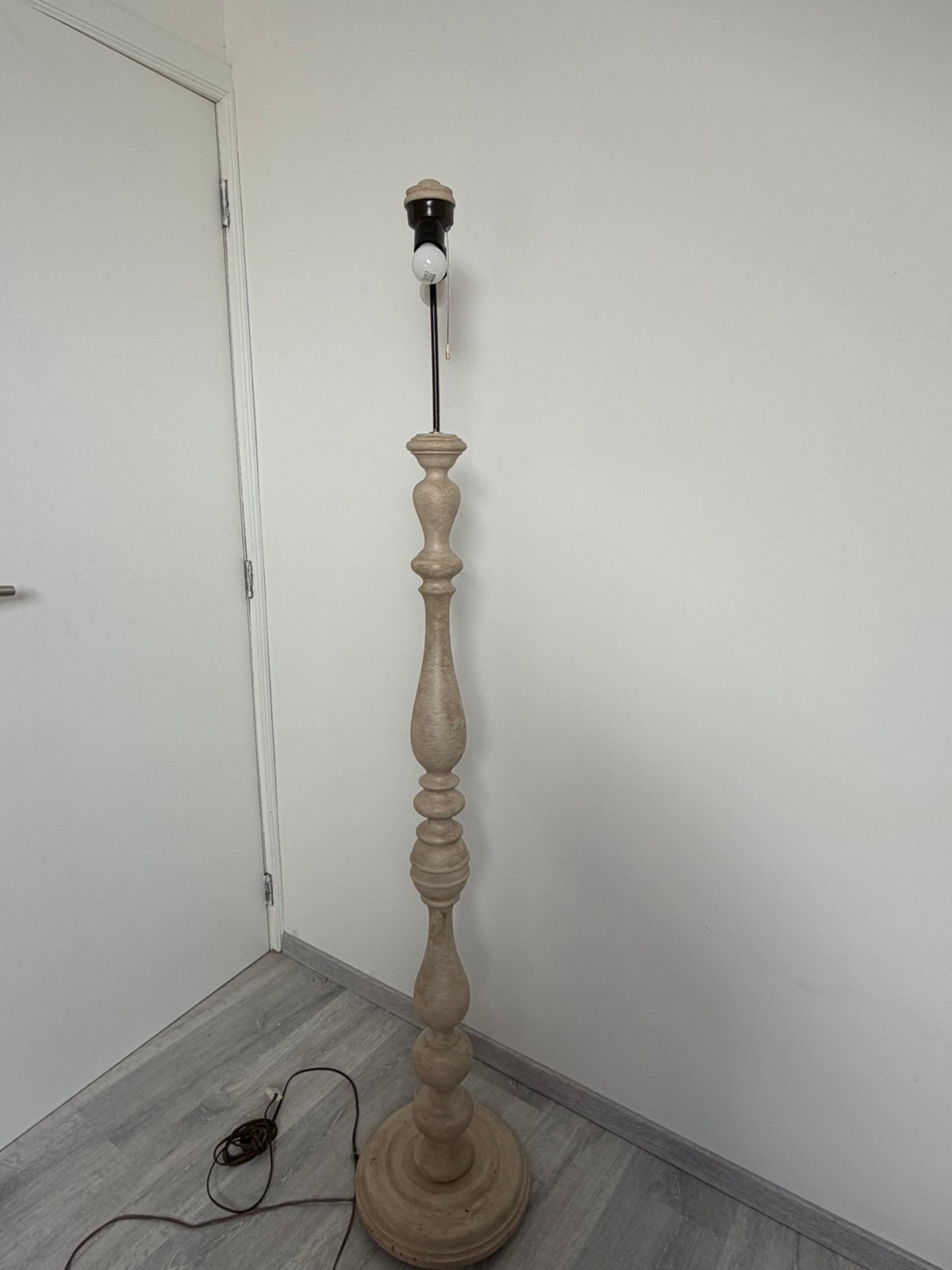 Gepatineerde eiken staanlamp, Maison & Meubles, Lampes | Lampadaires, Landelijk, Utilisé, Bois, 150 à 200 cm