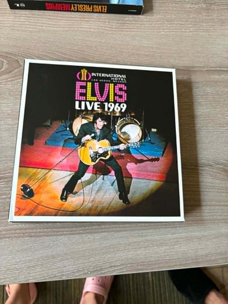 Elvis, 11 cdbox, Elvis live 1969, bevat11 cd's+boek, 60 euro, Cd's en Dvd's, Cd's | Rock, Boxset, Speciale editie, Ophalen of Verzenden