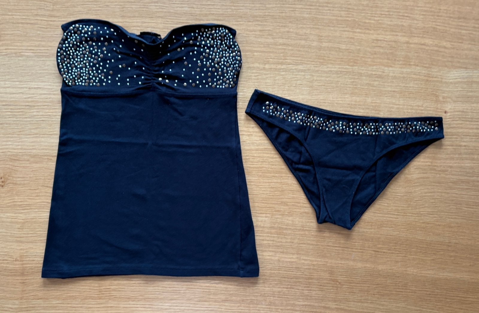 Ensemble noir avec bustier TEZENIS - Taille S - 9€, Vêtements | Femmes, Sous-vêtements & Lingerie, Enlèvement ou Envoi, Noir, Ensemble