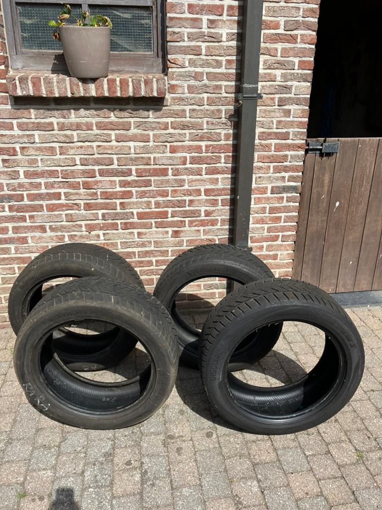 Set van 4 Winterbanden 18 inch ZGAN, Ophalen, Zo goed als nieuw