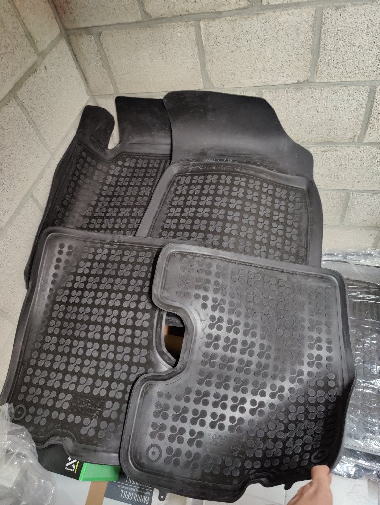 Kit de tapis en caoutchouc pour Dacia Sandero 2008-2012, Enlèvement ou Envoi, Neuf