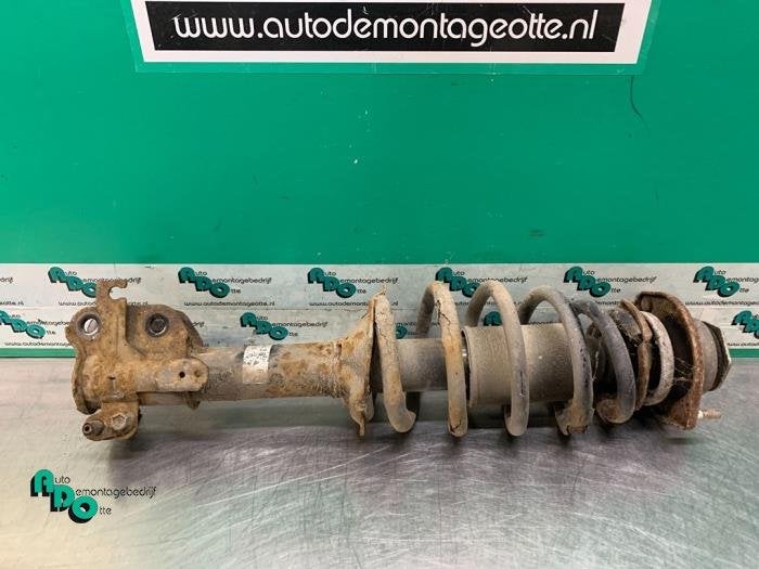 Barre amortisseur avant droit d'un Daihatsu Young RV (Young, Daihatsu, -, 3 mois de garantie, Utilisé