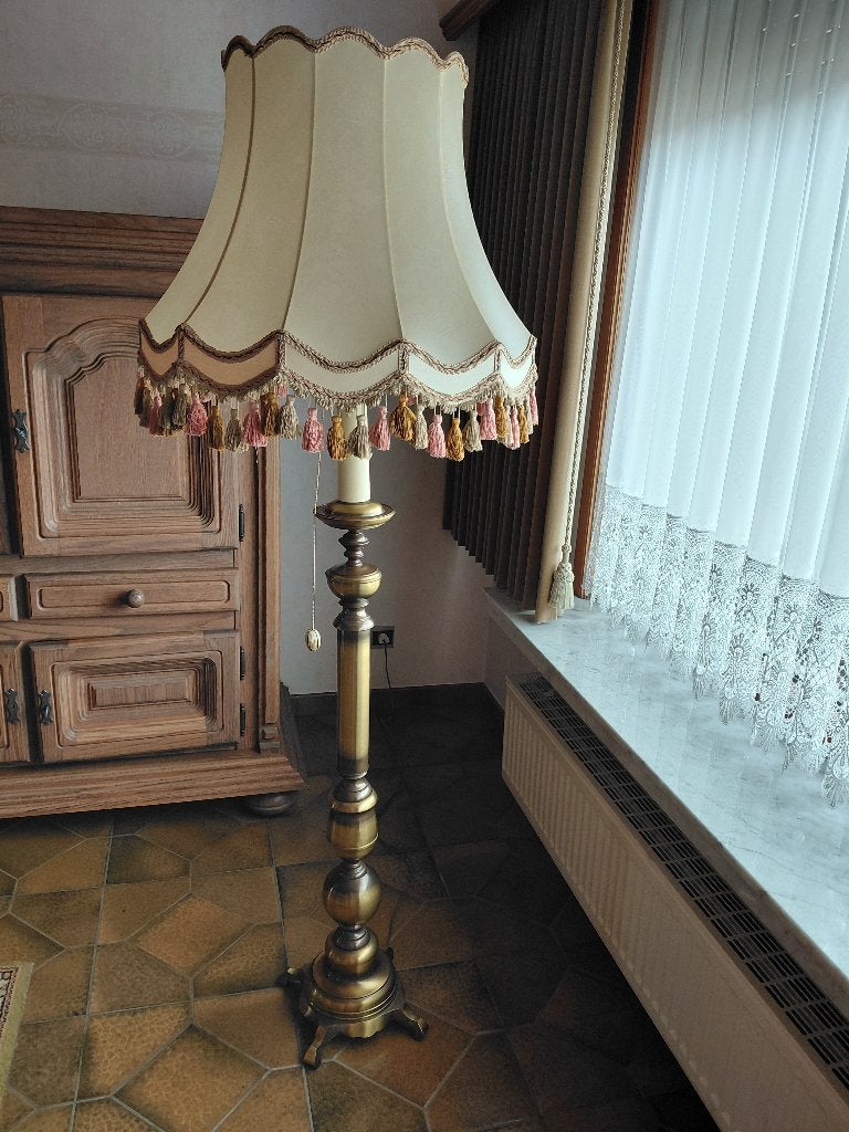 Staande lamp met messing voet en lampenkap in varkensblaas, Ophalen, Zo goed als nieuw, Metaal