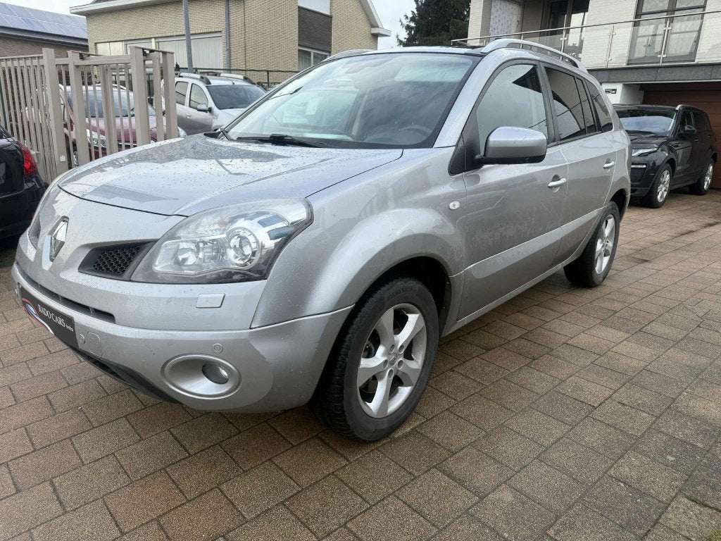 Renault Koleos 2000 cc dci van 2008, Koleos, Bedrijf, https://public.car-pass.be/vhr/931362c7-b2ae-4b3f-a384-3cc16b5b6102, Zilver of Grijs