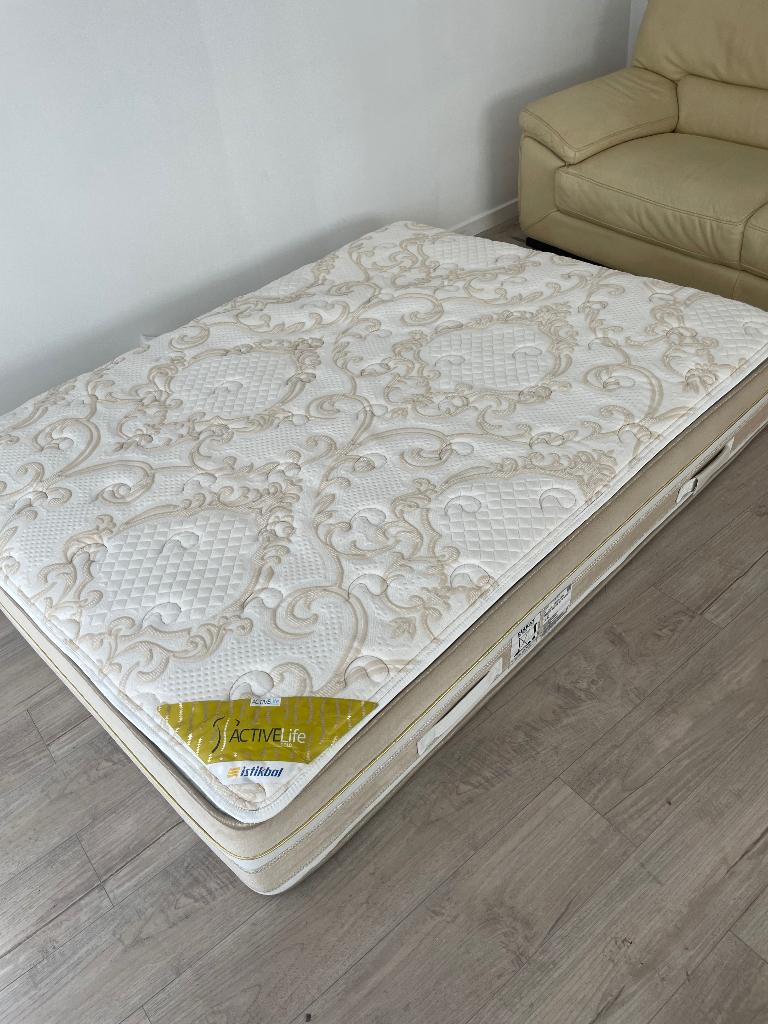 Matras Istikbal, Ophalen, Tweepersoons, Zo goed als nieuw, Matras