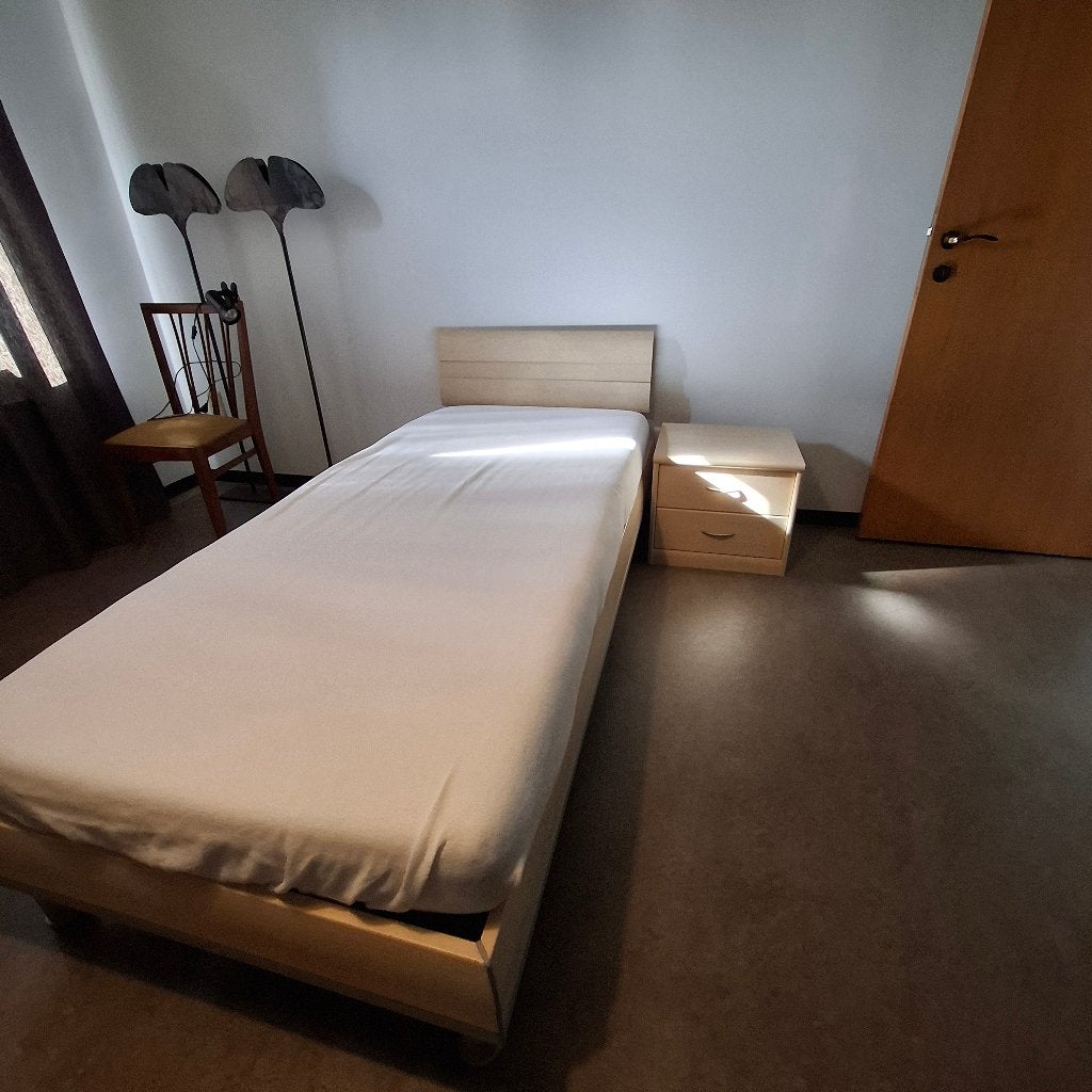 Bed 1 persoons met nachtkastje, Huis en Inrichting, Ophalen, Gebruikt, 90 cm, Eenpersoons