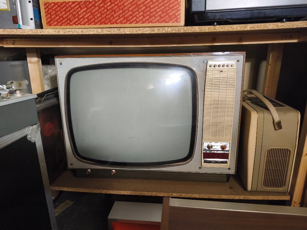 GRATIS vintage télévisions !, Enlèvement, Ne fonctionne pas, 40 à 60 cm, Autres marques