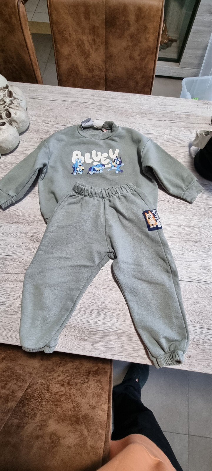 joggingpak maat 98 Bluey, Enfants & Bébés, Vêtements enfant | Taille 98, Enlèvement