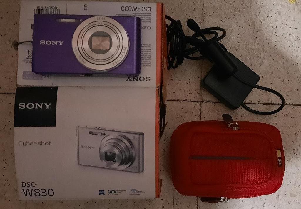 Sony DSC-W830 digitale point & shoot camera 20MP 32GB tas, 20 Megapixel, Gebruikt, Compact, Ophalen of Verzenden