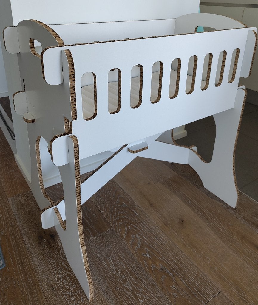 baby crib with matress, Ophalen, Zo goed als nieuw, Hoogslaper of Stapelbed, Minder dan 140 cm