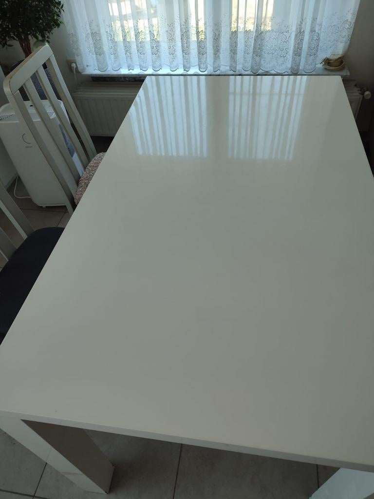 Eetkamer tafel wit gelakt + 2 stoelen, Huis en Inrichting, Ophalen