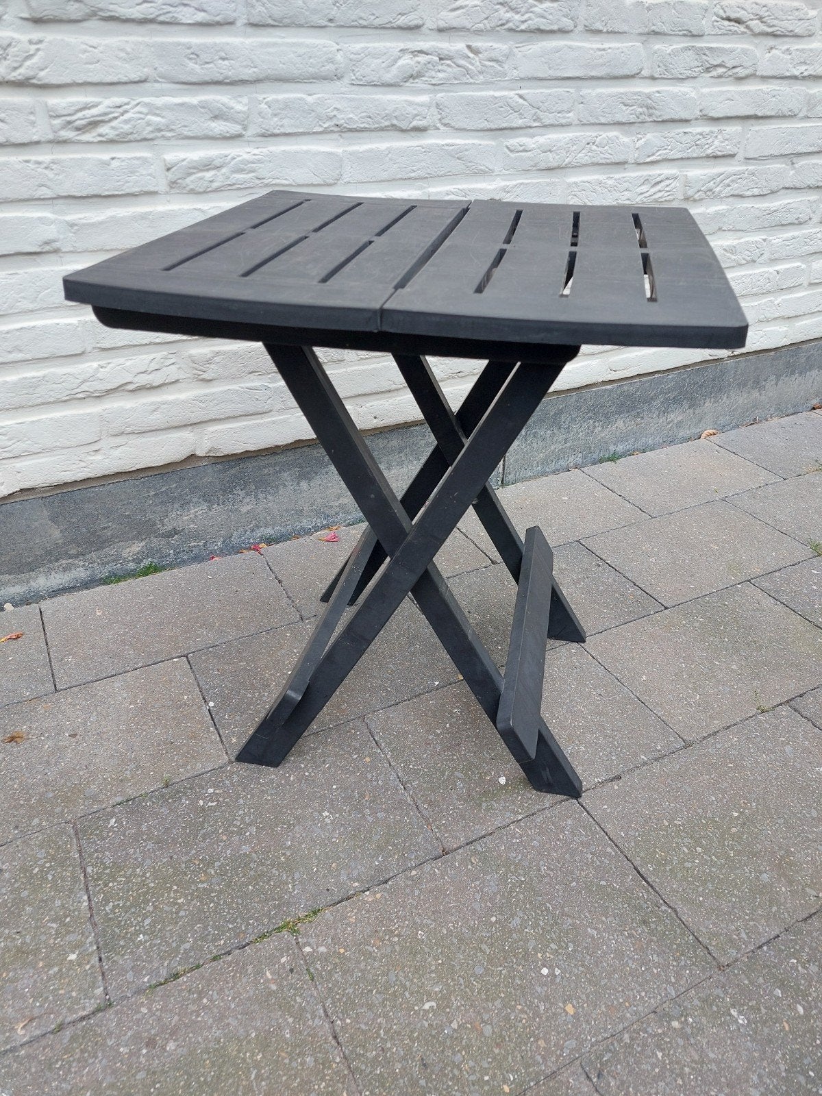 KUNSTSTOF TAFELTJES / 43 X 44,5 X 50 CM, Jardin & Terrasse, Tables de jardin, Synthétique, Enlèvement