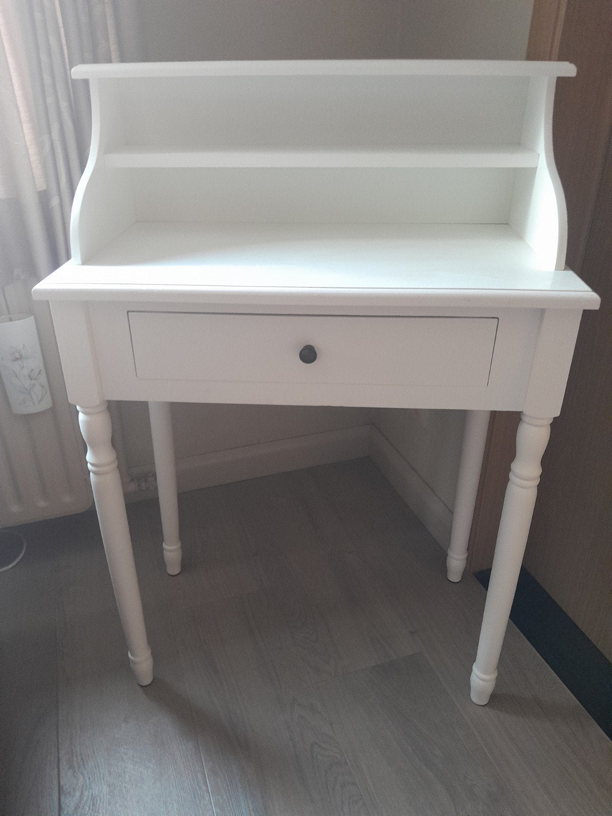 Wit decoratietafeltje uit 2 delen. B 70 x D 38 x H 102cm., Ophalen, 55 tot 75 cm, Zo goed als nieuw, 60 cm of meer