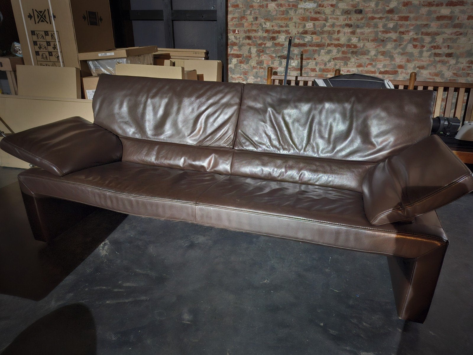 Chaise design Jori, Enlèvement