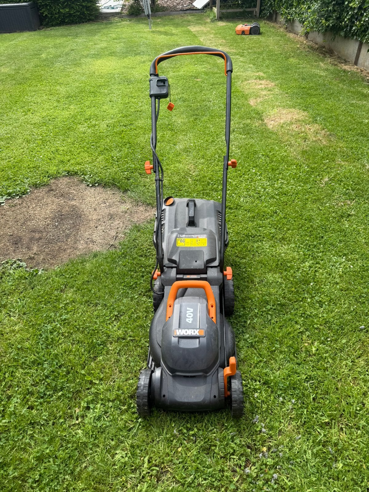 Grasmaaier ACCU worx INCL 2 batterijen + lader. 2024, Ophalen, Zo goed als nieuw, Opvangbak