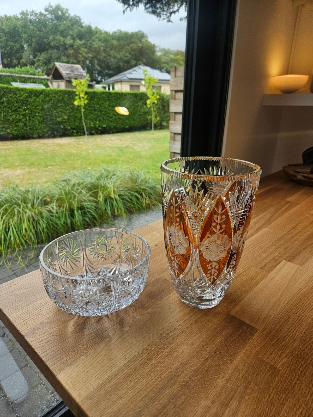 Vintage handgeslepen loodkristal – Amber vaas & schaal, Enlèvement
