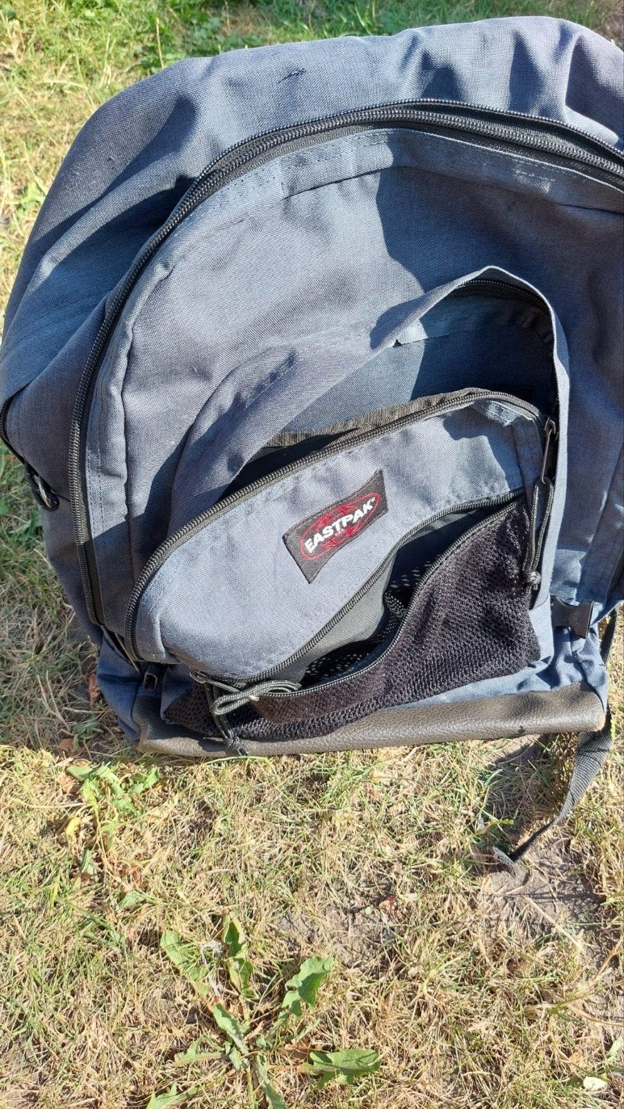 Rugzak Eastpak, Handtassen en Accessoires, Tassen | Reistassen en Weekendtassen, Ophalen, Gebruikt, Grijs