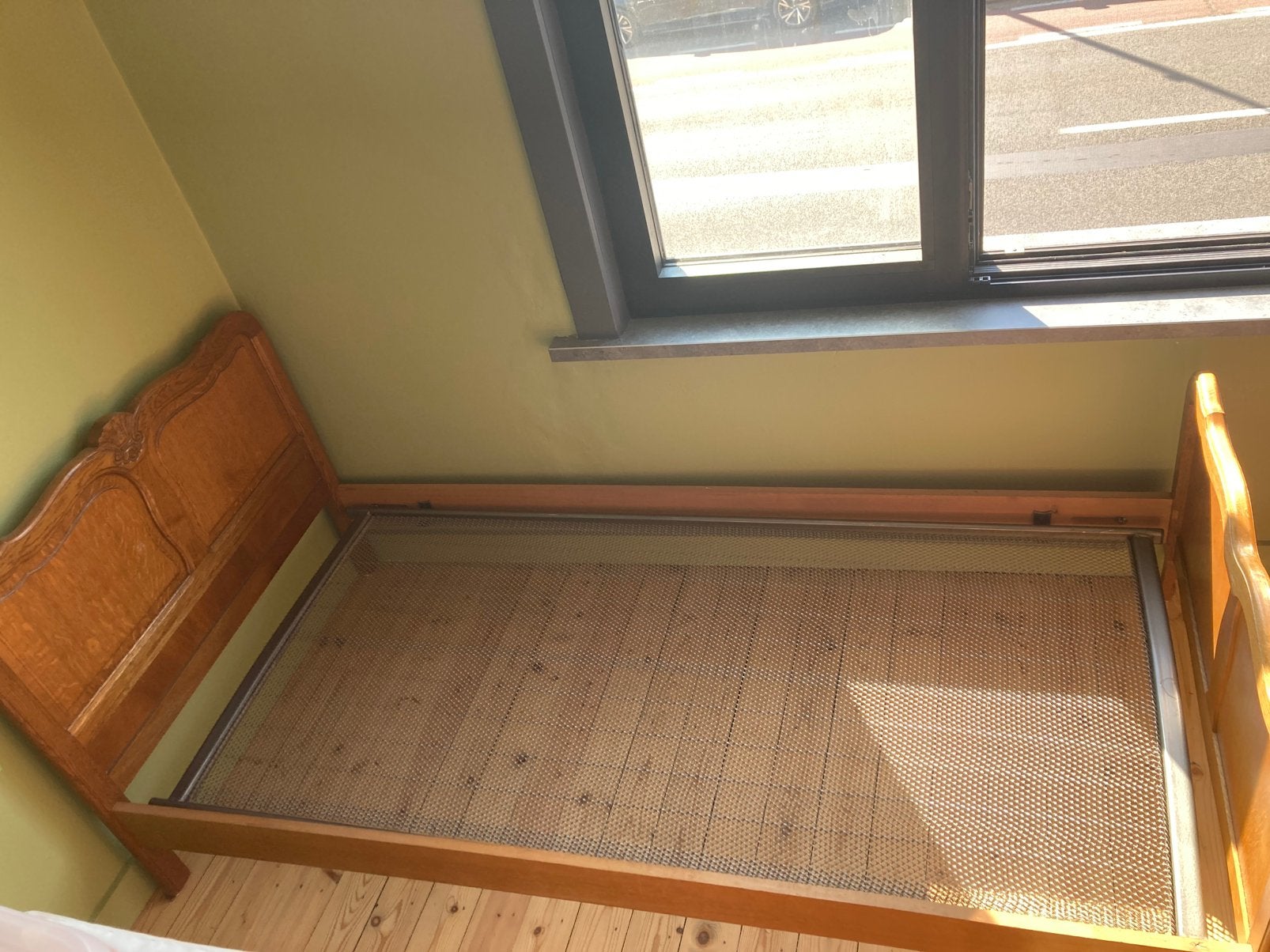 Eenpersoonsbed, Huis en Inrichting, Slaapkamer | Bedden, Ophalen, Gebruikt, 90 cm, Eenpersoons