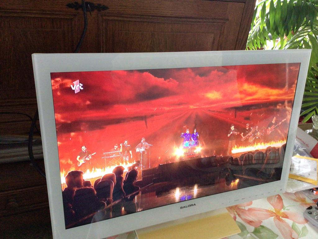 Salora 24” TV + ingebouwde DVD SPELER, Audio, Tv en Foto, Televisies, Ophalen, Gebruikt, 60 tot 80 cm, Full HD (1080p)