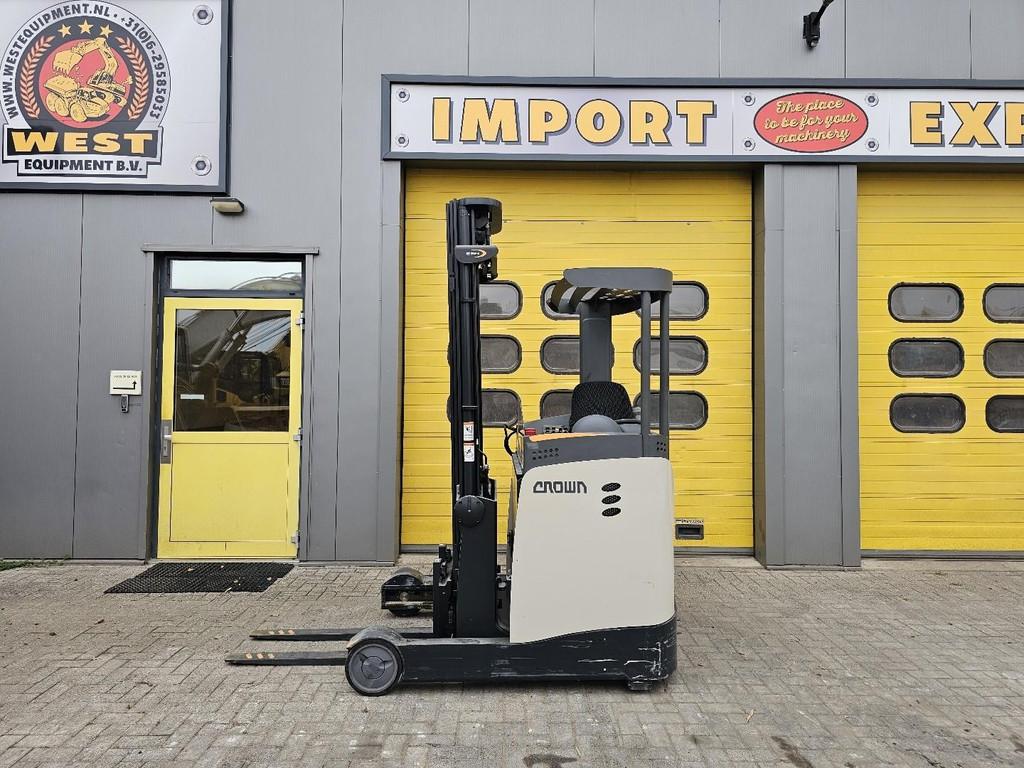 Reachtruck Crown ESR5240-1.4 WE1473, 1000 tot 2000 kg, Elektrisch, Heftruck, Reachtruck Crown