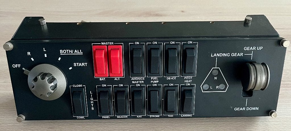 Logitech Saitek Switch Panel, Ophalen, Zo goed als nieuw, Saitek